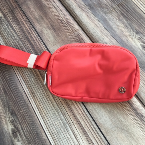 lululemon athletica Handbags - NWT - Lululemon Everywhere Belt Bag in Pale Raspberry